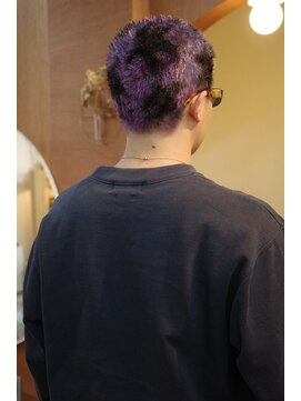 エディ(Edy) スパイキーショートケアブリーチダブルカラー外国人風眉毛カット