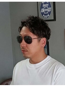 バーバーグリッチ(BARBER GLITCH) ツーブロック×ツイスパ