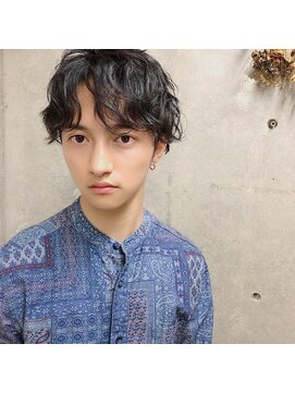 カシュカシュ(cache cache) cache cacheメンズパーマスタイル中わけSTYLE