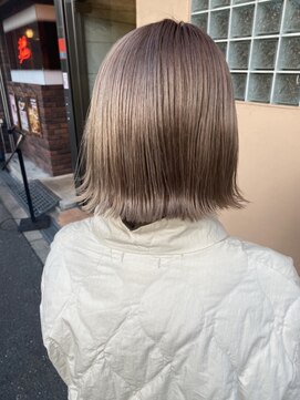 フロート 小阪店(float) ミルクベージュ_エアリーミディ 黒髪 ホワイトアッシュ