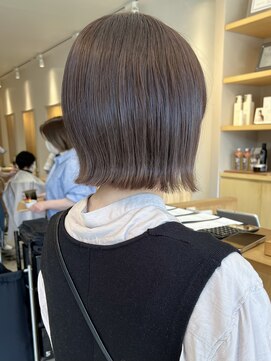 トリート 浦安店(TREAT) ラベンダーグレージュ×外はねボブ