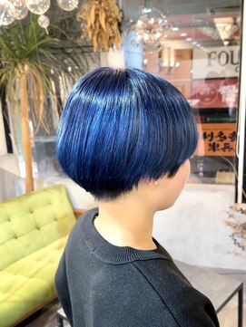 アンダーバーホワイト 広島 本通店(_WHITE) エフェクトブリーチ☆ネイビーブルーライトブルーショートボブ