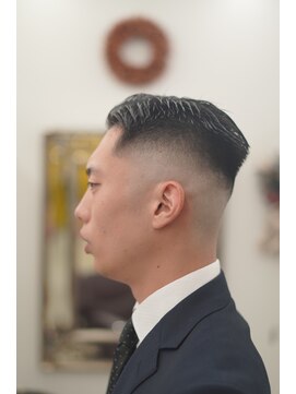 グランクラブ(GRANCLUB) カット　パーマ　フェード　シェービング　ヘッドスパ