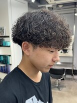 レタッチ バイ フィフス 天神大名(RETOUCH by fifth)&nbsp;プードルパーマハードスパイラルパーママッシュメンズパーマ束感