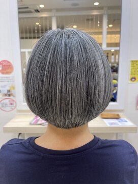 ユニティ 小田急相模原店 コンパクトボブで魅せる大人のグレイヘア☆【小田急相模原】