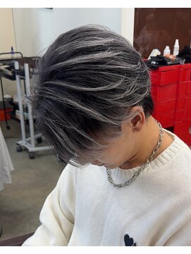 テンバイリップスヘアー(TEN by LIPPS hair) ホワイトシルバーアッシュバレイヤージュツーブロセンターパート