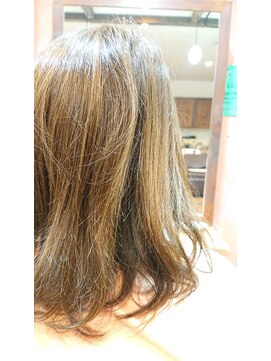 グランディールドゥワカクサ(Grandir de Wakakusa) フレンチカット