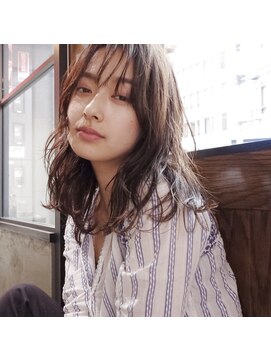 ミスターグッドモーニング(MR.GOOD MORNING) 【ミルキーベージュ】無造作ウェーブのミディアムボブ