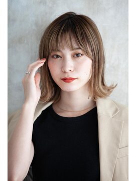 シェルベアー 銀座四丁目(Shell Bear) 大人フェミニン ホワイティグレージュ小顔補正立体カット .