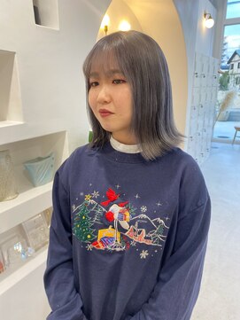 エマン(AIMANT) グレーカラー