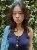顔まわりカットミディアムレイヤー前髪パーマセンターパート