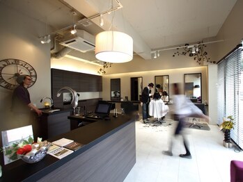 スール(seul)の写真/【薬院駅徒歩6分】丁寧なカウンセリングで、なりたいスタイルからご提案まで☆あなたの美しさをサポート♪