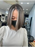 ハイライトカラーミルクティーベージュレイヤーカット