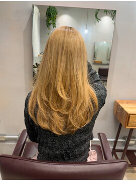 ラボアン 梅田店(lab.em.) レイヤーカット×ブリーチ毛も艶髪で決まる！