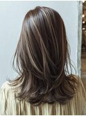 白髪ぼかし/イメチェンヘアスタイル/前髪カタログ/ショートボブ