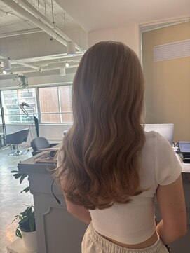 イリ 梅田(ili) ミルクティーベージュ