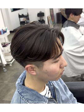 ザ クロー(THE CROW) 曲がる縮毛矯正毛流れセンターパート地毛風ストレート髪質改善