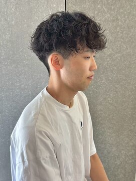 ニアウ 新宿(Niau) MEN’S/リバースセンターパート/ニュアンスパーマ/新宿