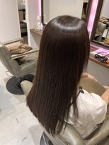リバー(RIVER)&nbsp;髪にドラマをストレートカラー