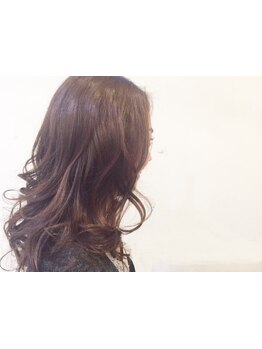 施術前よりツルツルな手触り◎こだわり抜いたトリートメントもあわせれば感動の質感に…