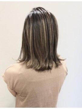 ブロッサム 上福岡店(Blossom) 【ふじみ野 上福岡】グレー系カラー×ハイライト