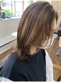 レイヤーカット外ハネボブ_オリーブベージュハイライト_96