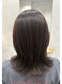 「新栄/栄」白髪ぼかしカラー、外ハネスタイル