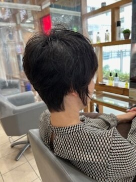 スタジオ アルファプラス 日暮里店(studio α+) ステップボーンカットカットボブショートハイライト白髪ぼかし