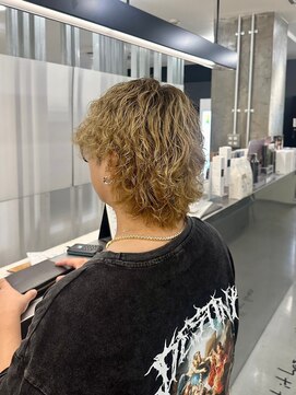 メンズサロン キング 梅田店(Men’s salon K!ng) 波巻きツイストスパイラルパーマ/フェザーパーマ/眉毛/メンズ