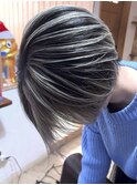 ショートボブ×ホワイトグレージュバレイヤージュ×ブリーチ２回