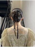 お呼ばれヘア/結婚式/ヘアアレンジ/ベロアリボン/タイトめ