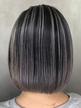 ルッソカナン(Lusso canaan) バレイヤージュショートボブ