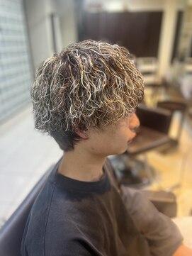 スティラ スムース 高田馬場(Stilla smooth) 茶髪波巻きパーマ×メッシュ