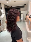スパイラルパーマにワインレッド
