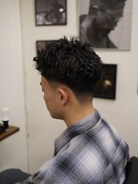 ザチョップショップ キチジョウジ(THE CHOP SHOP KICHIJOJI) ツイストパーマ　テーパーフェード