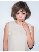オシャレな動きで作るボブ