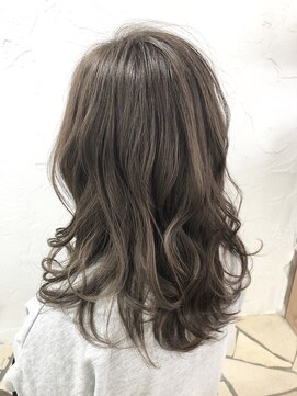 ルーツヘアーガーデン(Roots hair garden) イルミナカラー+oggiottoトリートメント +カット