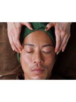 頭皮や髪はもちろん,お肌や目の状態を見極め悩みに合わせた最適なケアをご提案【四ツ谷/麹町◇営業21時迄】