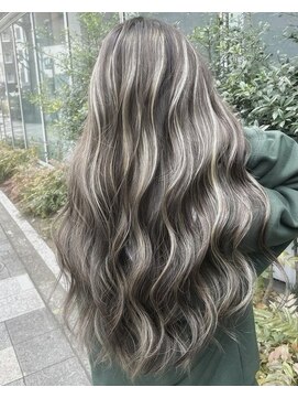 ユニー(uniii) 暗めコントラストハイライト