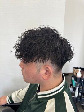 エイト(AITE) ベリーショート/ダークアッシュ/ニュアンスパーマ/韓国マッシュ