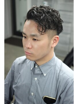 マーズ(MARS) ナチュラルフェード×スパイラルパーマ/20代30代40代