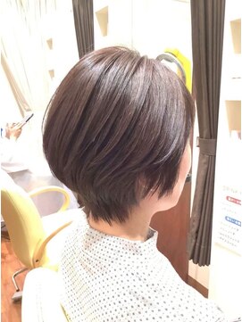 美容室ヒラトヤ 都南店 大人可愛い小顔ワンサイドショートボブカットナチュラルブラウン