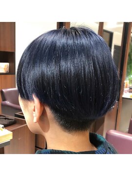 アイフィール アヴェダ 瑞江店(i feel AVEDA) クラシックブルーのツーブロックスタイル
