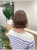 外ハネベージュ