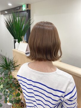 カッコ(kakko) 外ハネベージュ