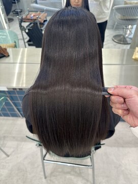 ロンドルーチェ 心斎橋(Lond luce) ダークアッシュ/ミディアムレイヤーカット［髪質改善/縮毛矯正］