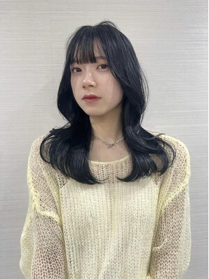 お客様の要望を汲み取り理想のヘアに。韓国ヘアやレイヤースタイル、メンズカットもお任せください！