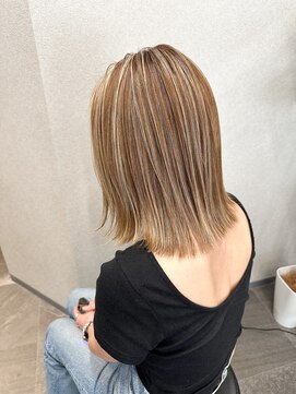 エレクシィ(ELEXY) ミディアムボブ　ライトベージュハイライト