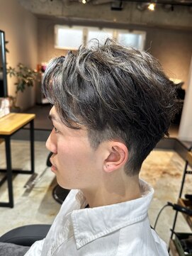 アンデイ(unday) 刈り上げフェザーショート