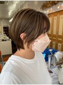 大人ショート×白髪ぼかしハイライト